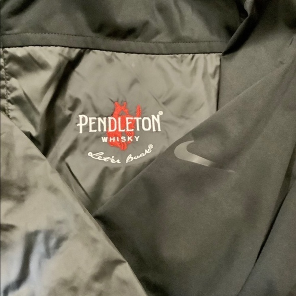 BLACK NIKE WINDBREAKER